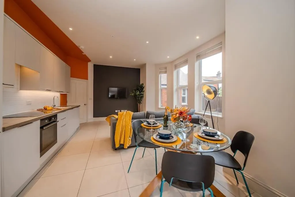 Beautiful Garden Flat I Two Bedroom I Sleep 6 Guests Brighton 0*,  United Kingdom